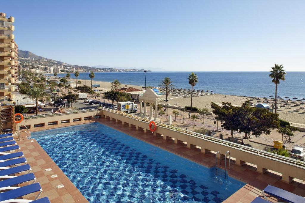 Hotelli Illunion Fuengirola uima-allas alue