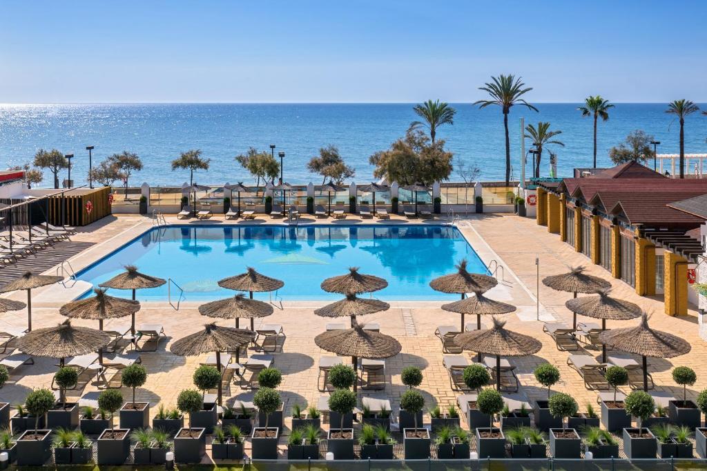 Hotelli Occidental Fuengirola uima-allas