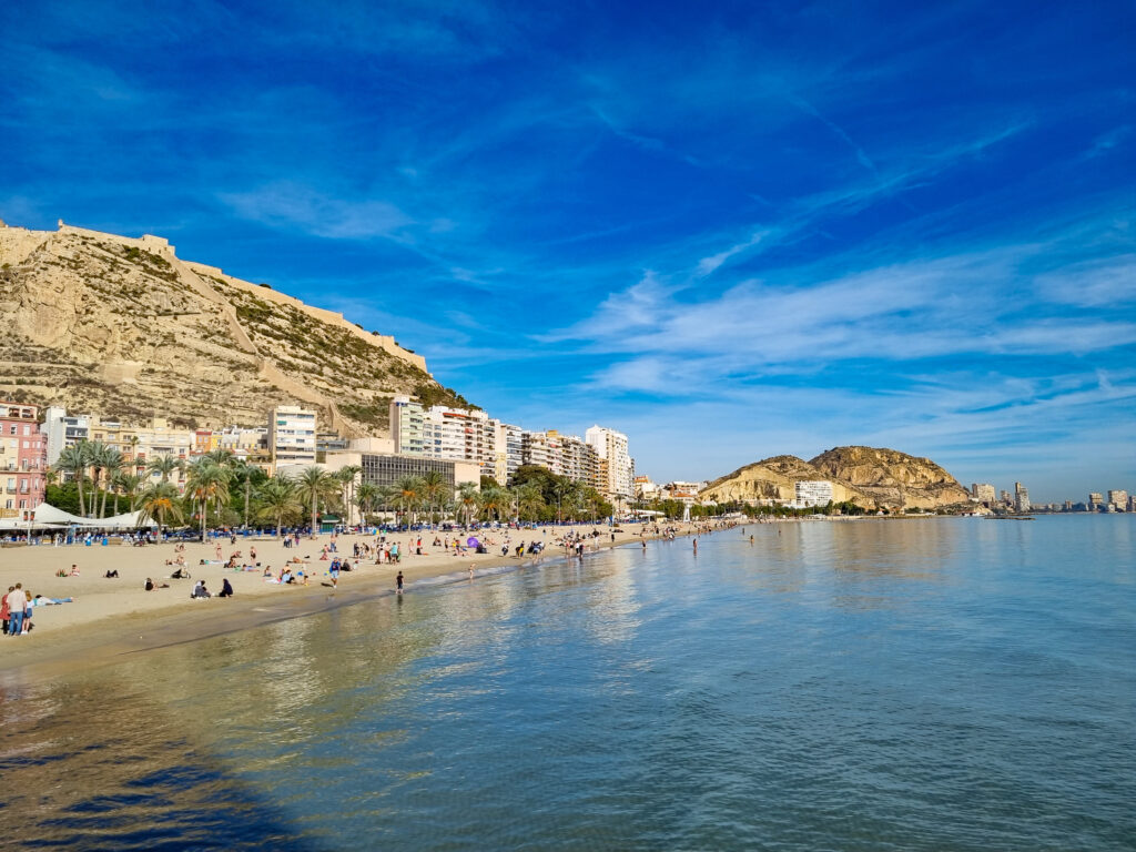 Alicanten uimaranta ja linnavuori