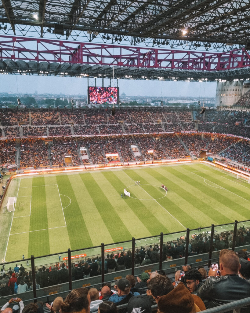 Milano kokemuksia AC Milanin jalkapallo ottelu