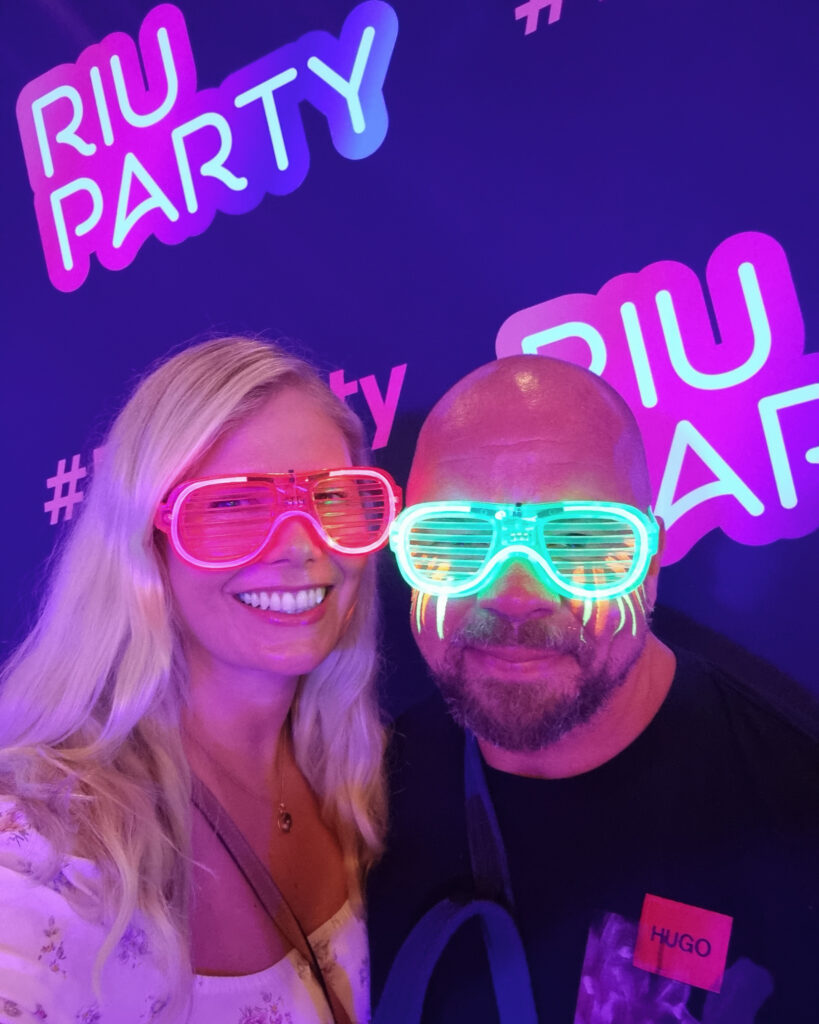 Neon Party RIU Tequila