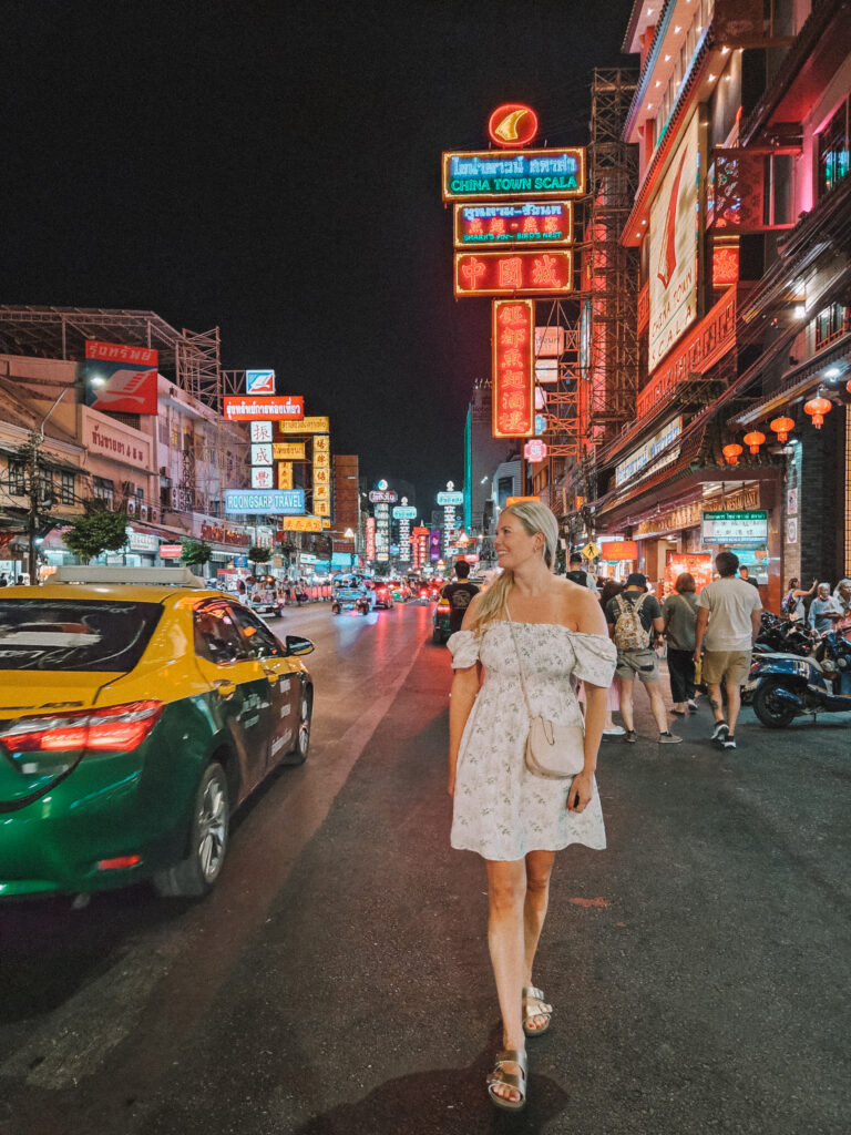 Hotellivinkit Bangkokiin vilkas Chinatown