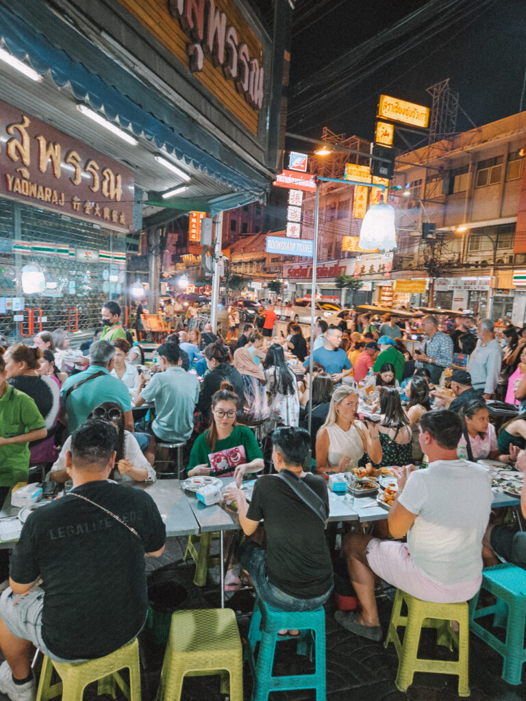 Hotellivinkit Bangkokiin chinatown street food